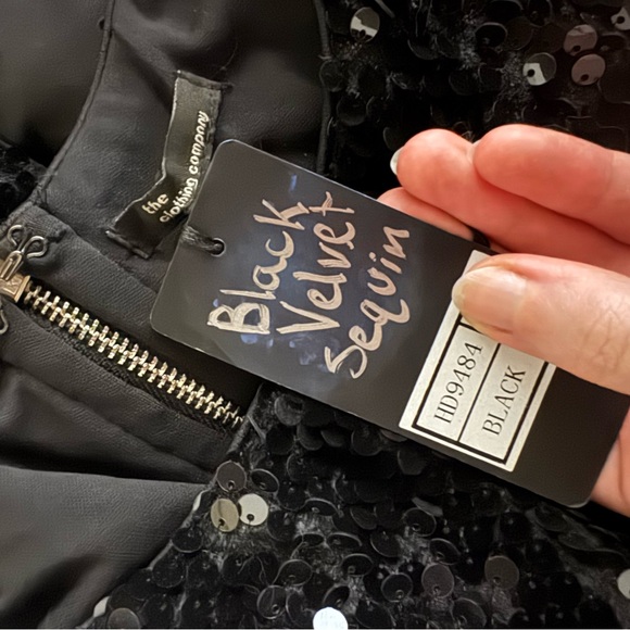 🖤 The Clothing Company 🖤 NWT Black Velvet Sequin Sheath Mini Dress Short Sleeves - Picture 5 of 5